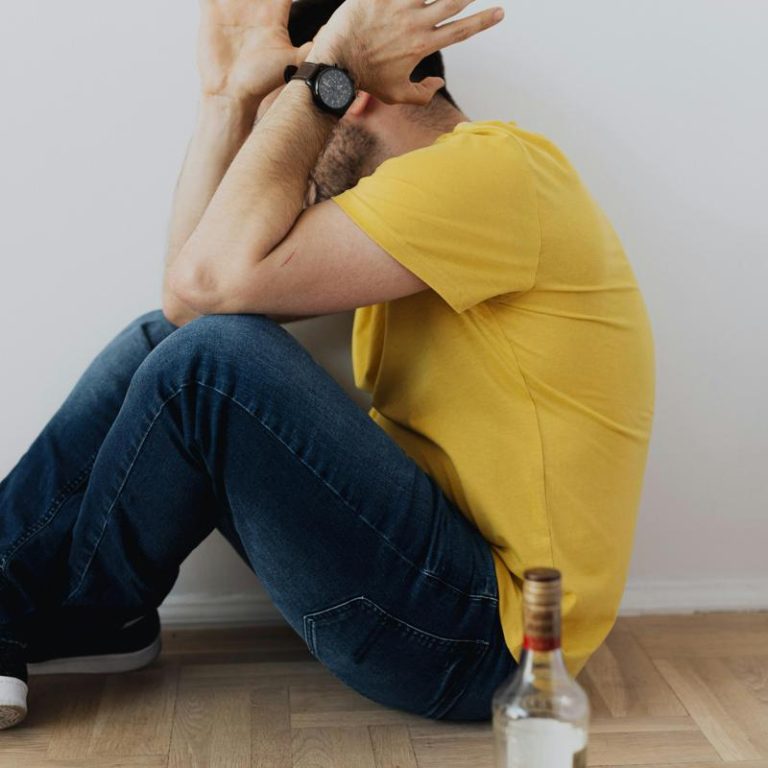 alcohol-addiction-6f61c2a037b54570afd1d7f6f6355ad6